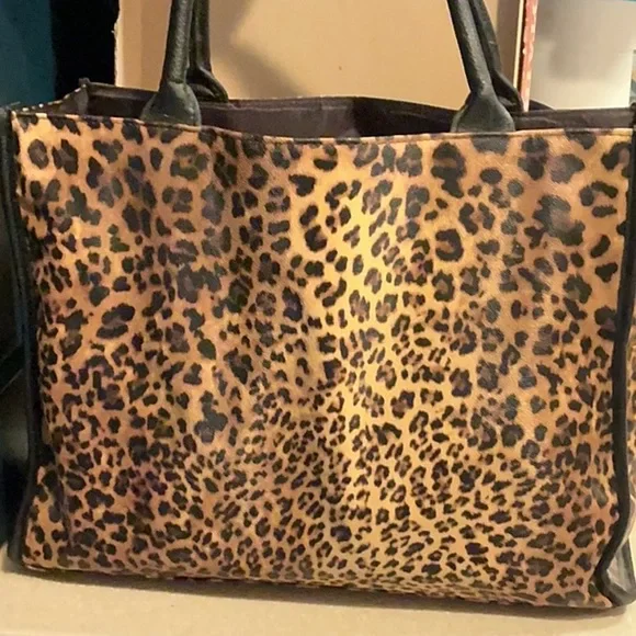 EUC. Leopard Print Tote Bag - Picture 3 of 7